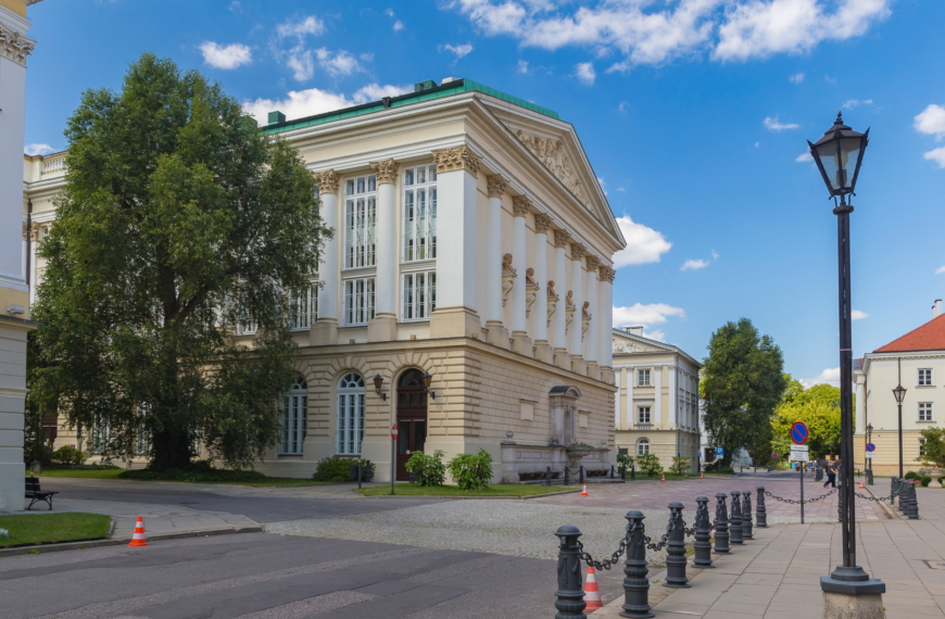 Wspieramy drużynę University of Warsaw VIS Moot Team